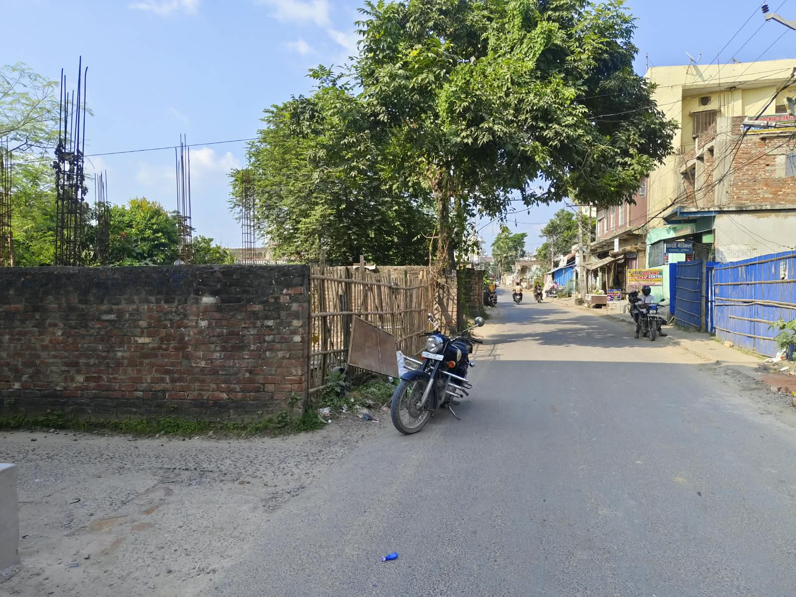 🏡 ब्राइट कैरियर स्कूल के गेट पर जमीन बिक्री के लिए PN 203 - Image 2